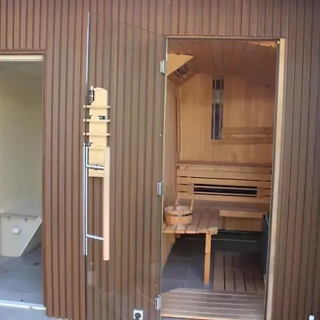 Vila Between Amsterdam And Haarlem With Sauna Vijfhuizen