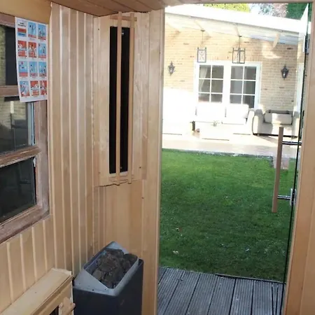 Vila Between Amsterdam And Haarlem With Sauna
